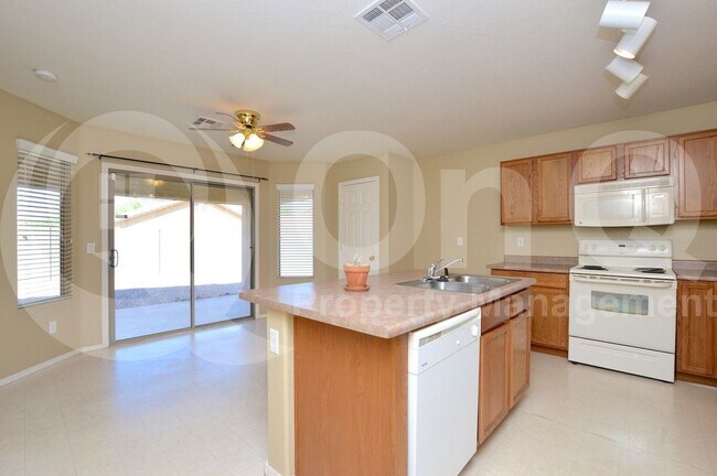 Building Photo - 2908 W Gold Dust Ave