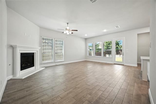 Foto del edificio - 4040 Crowe Ln