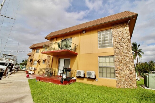 Photo - 2290 NW N River Dr Apartment