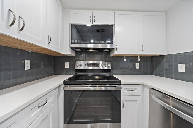 Foto del edificio - 4141 Bayshore Blvd