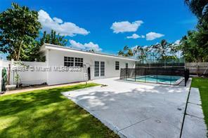 Primary Photo - 1000 SW 73rd Ave