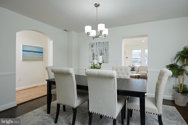 Foto del edificio - 4108 Fessenden St NW