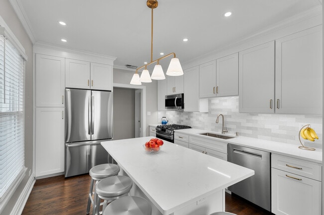 Building Photo - 1322 Wilmette Ave