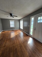 Building Photo - 405 N 11th St