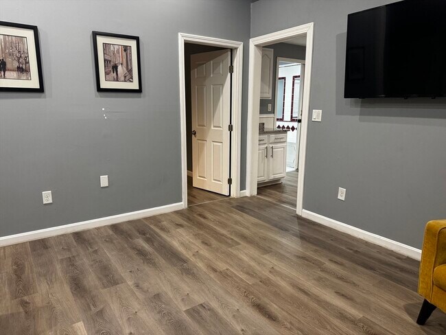 Foto del edificio - 6 Chamberlain Rd