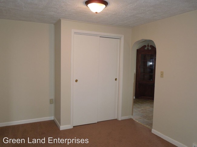 Building Photo - 2168 Plank Rd