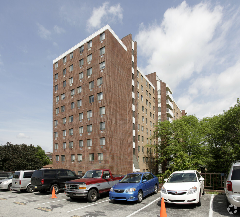 Building Photo - York Towne House