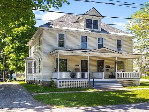 Exterior of building. 8 Grove is the right entrance. - 8 Grove St