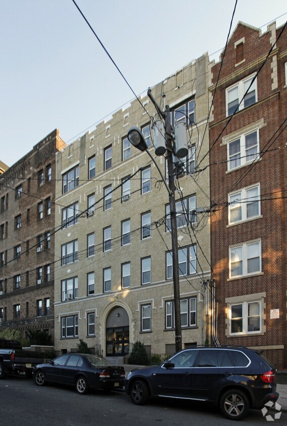 137 Kensington Ave, Jersey City, NJ 07304 Apartments in Jersey City