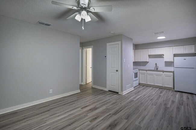 Foto del edificio - 9951 FM 346