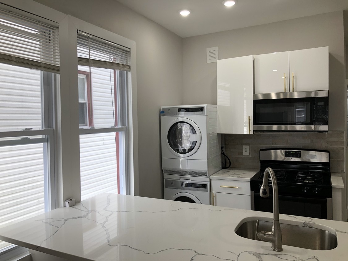 24 Belvidere Ave Unit 44Q, Jersey City, NJ 07304 Condo for Rent in