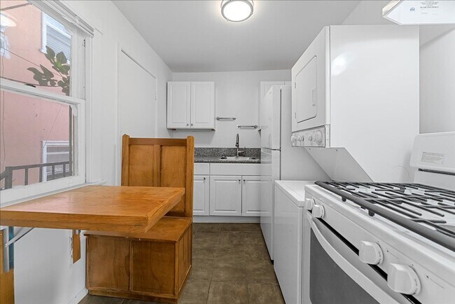 Photo - 378 1/2 Columbia Ave Apartment