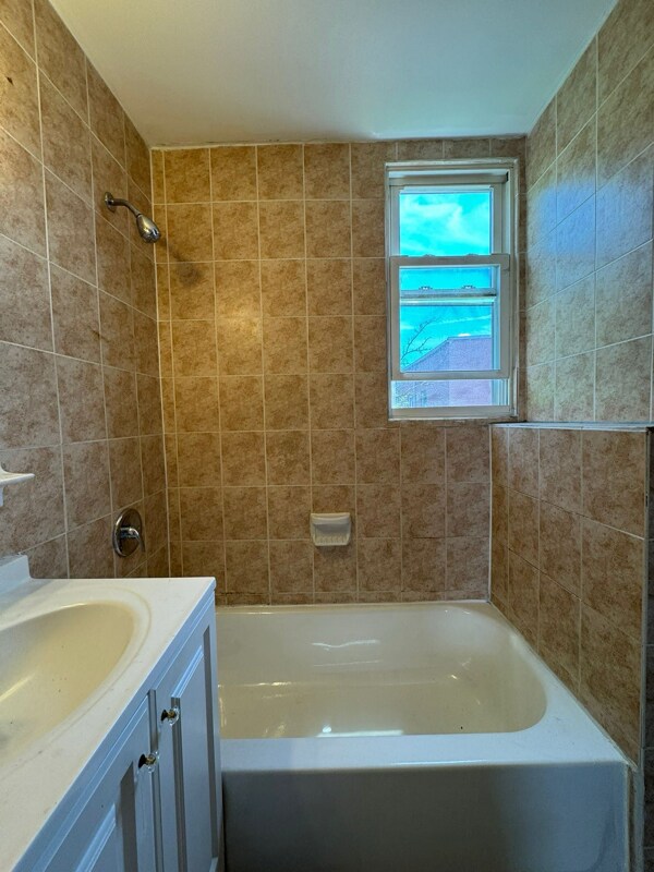 Foto del edificio - 489 Avon Ave