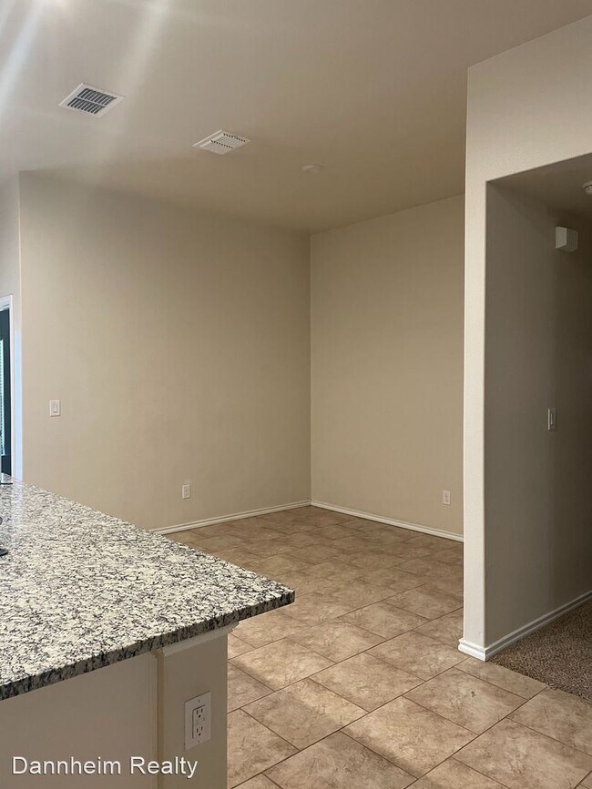 Building Photo - 3 br, 2 bath House - 2111 141 St