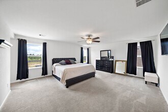 Building Photo - 25203 Farmdale Ln