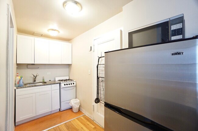 Foto del edificio - 308 W 105th St