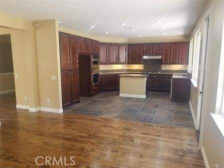 Foto del edificio - 827 Canterbury Ln