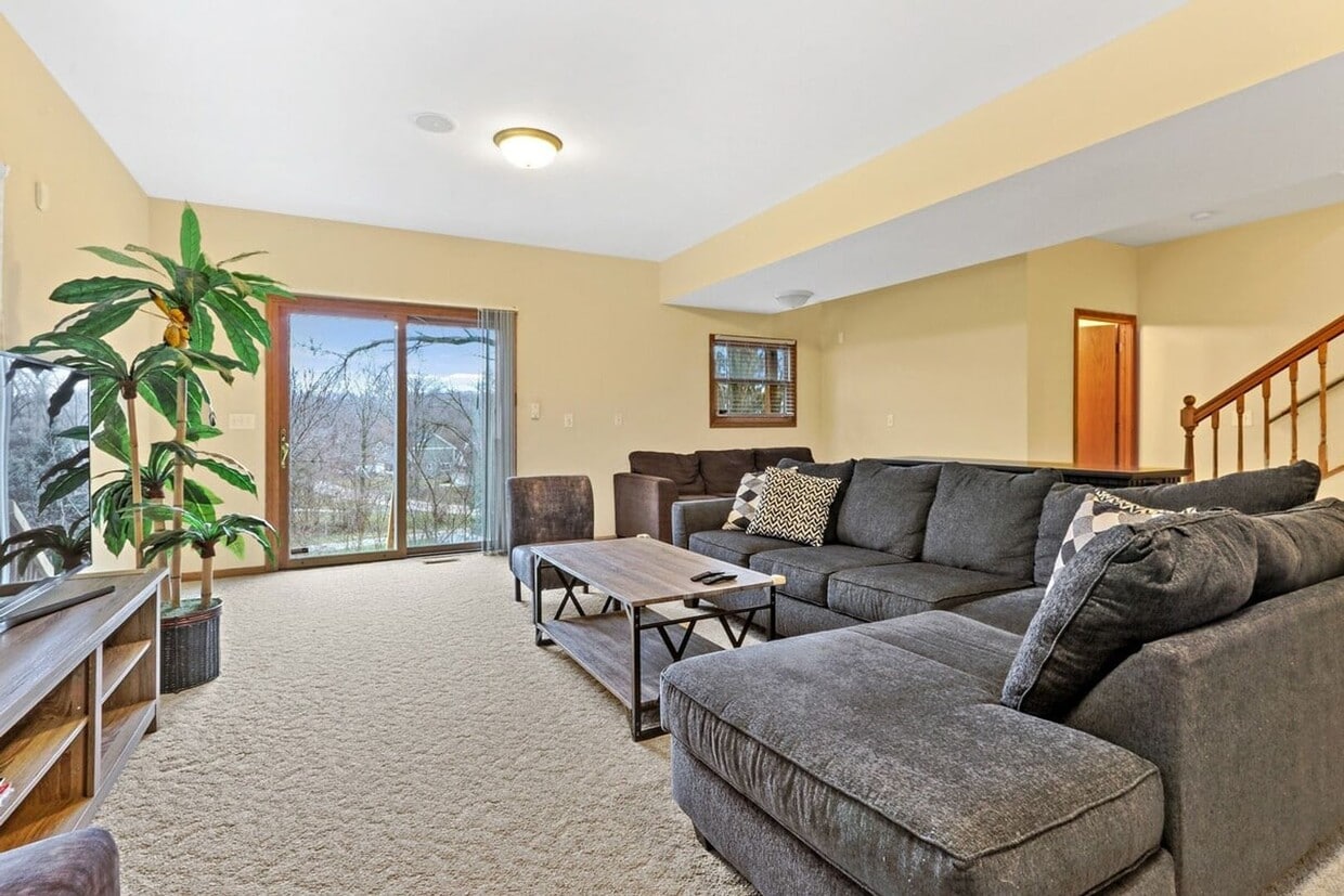 Foto principal - Lake Mary Dog-Friendly Furnished Home Avai...