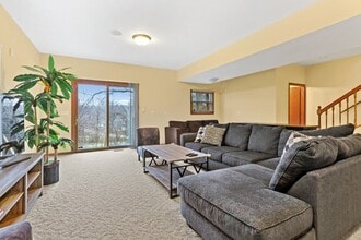 Building Photo - 950 Rhyner's Ln