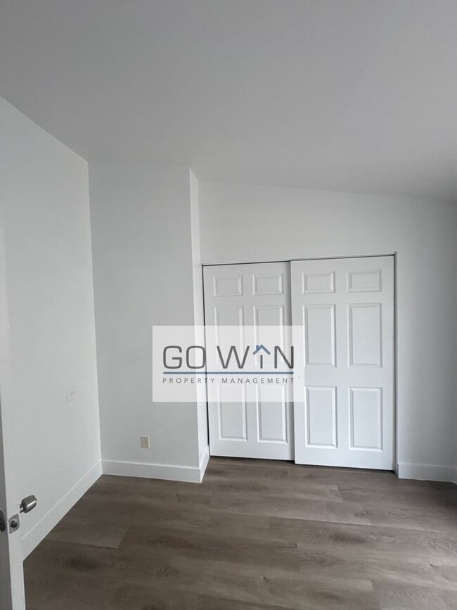 Building Photo - 15601 N 30th St