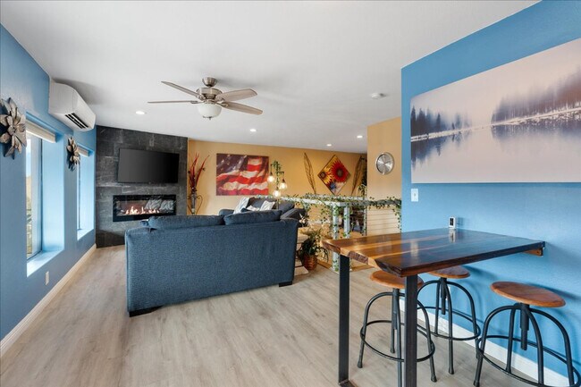 Foto del edificio - 2402 Desert Willow Dr