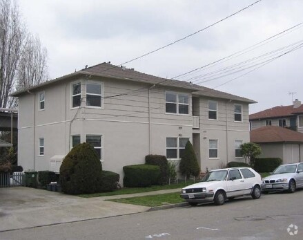 Building Photo - 545 Elm St