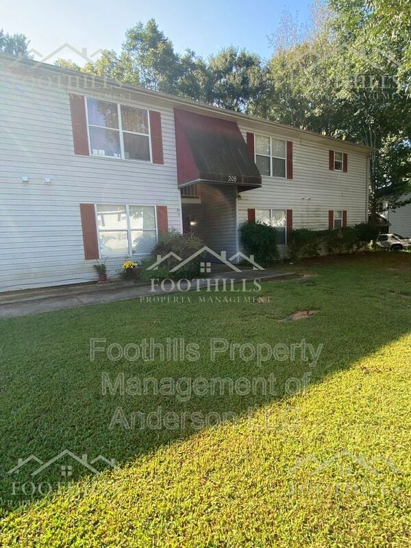 Primary Photo - 208 Old North Church Rd