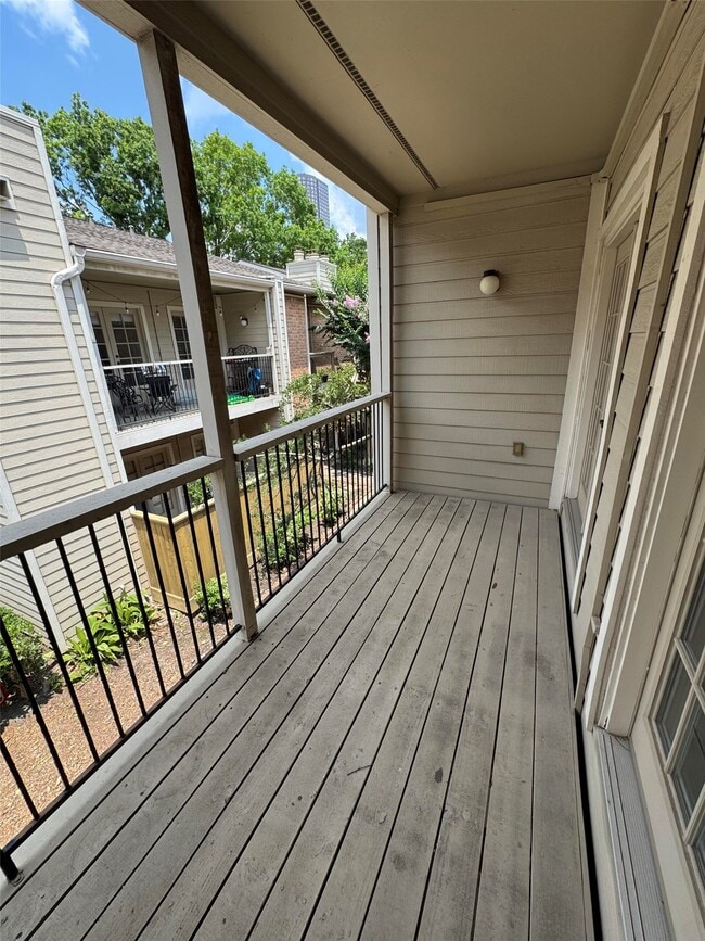 Building Photo - 2001 Bering Dr