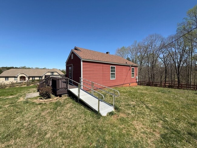 Building Photo - FOR RENT YADKINVILLE