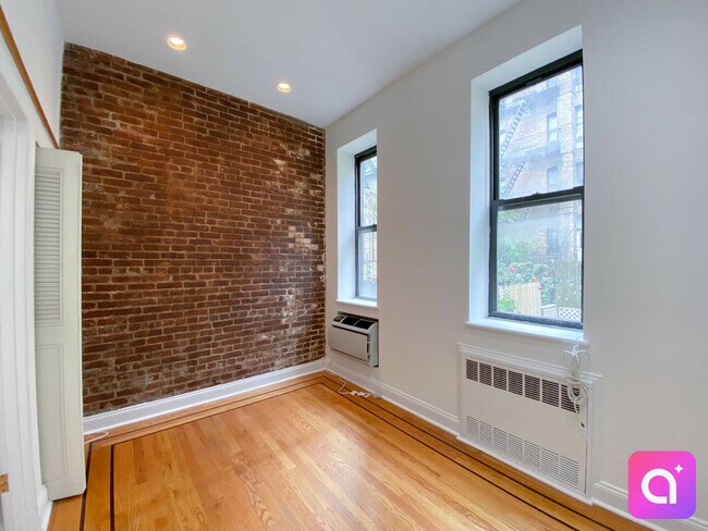 Building Photo - 332 E 93rd St