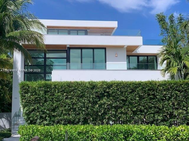 Building Photo - 785 Harbor Dr