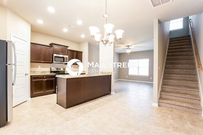 Building Photo - 4 Bedroom Pet-Friendly Home in La Vergne, TN with Main Street Renewal