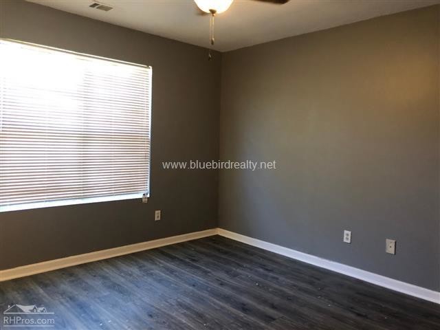 Foto del edificio - 131 Pebble Creek Rd
