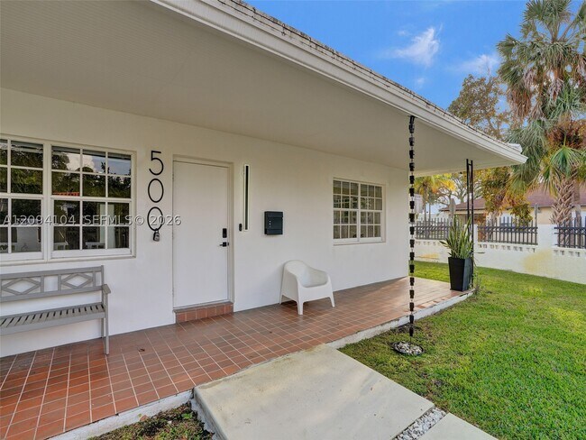 Foto del edificio - 500 NE 66th St