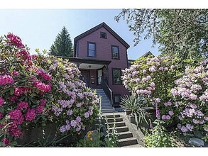 Building Photo - 662 7th Av E