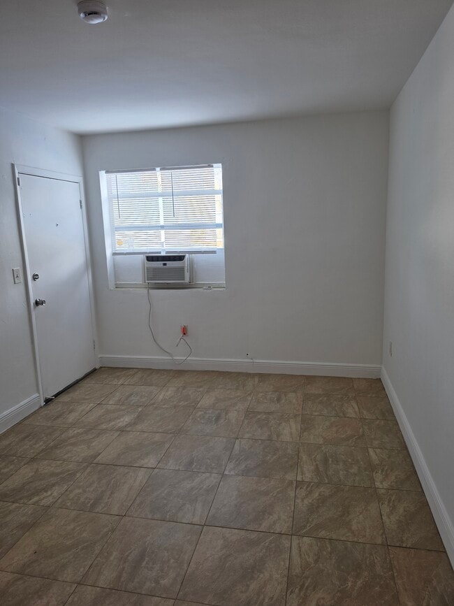 Foto del edificio - 742 NW 5th Ave