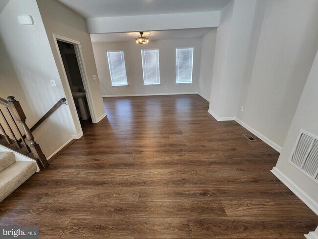 Building Photo - 12 Stafford Pl