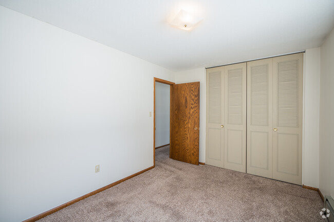 Interior Photo - 505 15th Ave SW