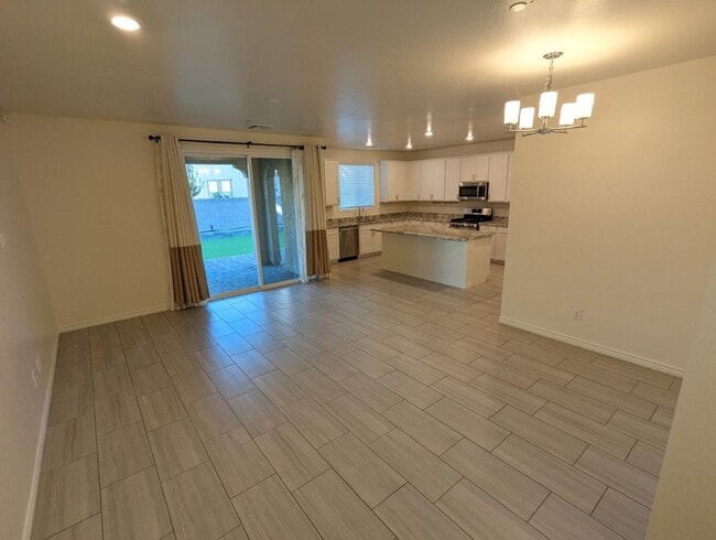 Building Photo - 1310 Ossa St