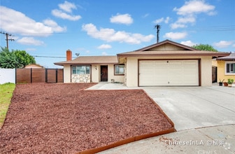 Building Photo - 20955 Moonlake St