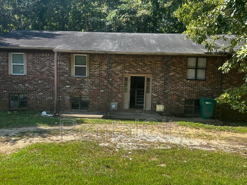 Primary Photo - 18 Oakridge Dr