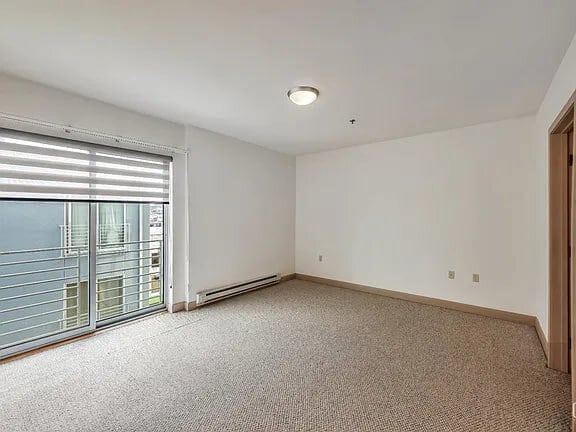 Building Photo - 368 Elm St