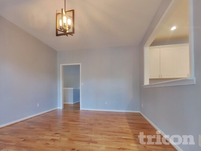 Foto del edificio - 3029 Lakeview Pkwy