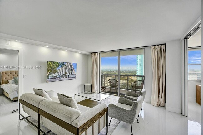 Foto del edificio - 6039 Collins Ave