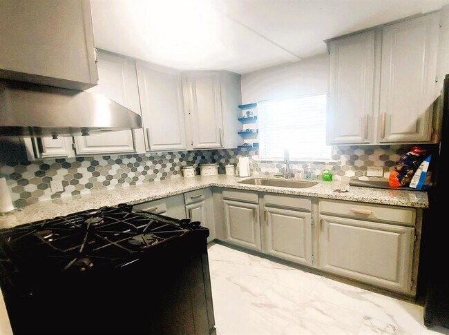 Foto del edificio - 4409 Rosemont St
