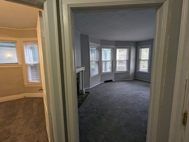 Building Photo - 576 Potomac Ave