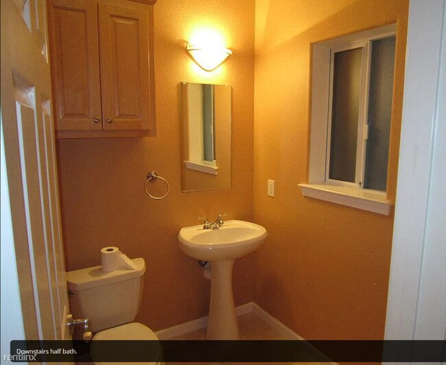 Foto del edificio - 2 br, 2.5 bath Townhome - 485 Boynton Aven...