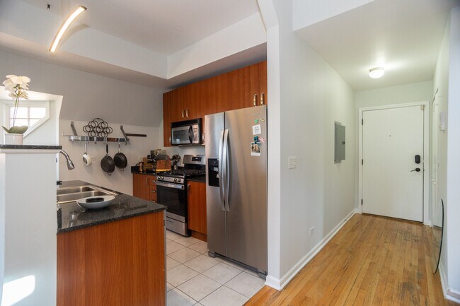 Building Photo - 4545 S Drexel Blvd