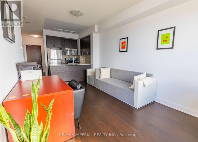Photo du bâtiment - 9582-9582 Markham Rd