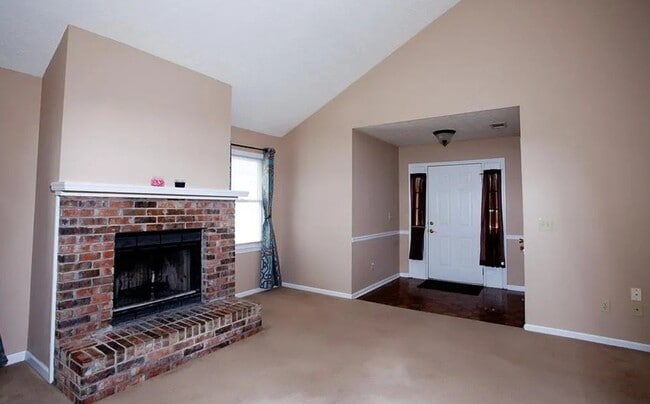 Building Photo - 7064 Stoneybrook Dr